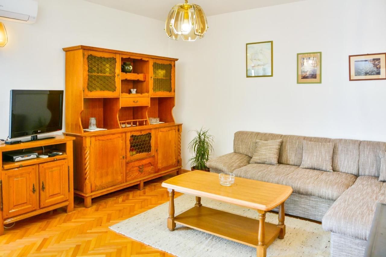 Apartman Gabrijela Senj  Eksteriør bilde