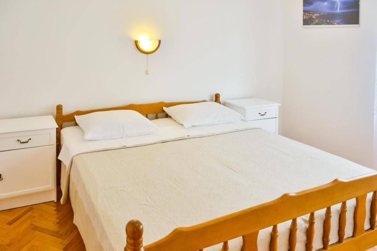 Apartman Gabrijela Senj  Eksteriør bilde